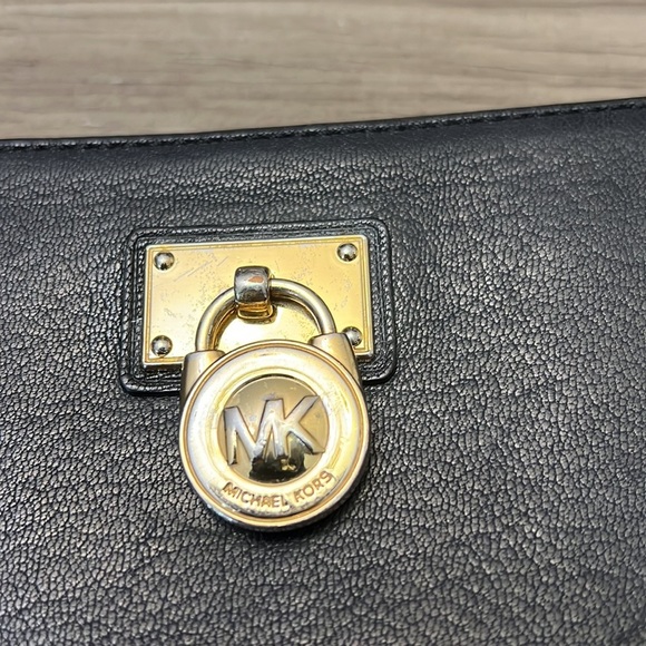MICHAEL KORS HAMILTON BLACK LEATHER WALLET - Picture 3 of 12